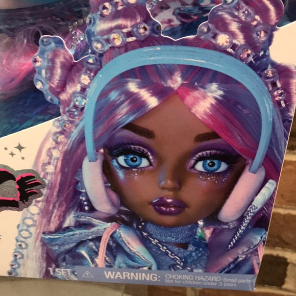 MERMAZE MERMAIDZ WINTER WAVES MERMAID FASHION DOLL, HARMONIQUE - Picture 2 of 6